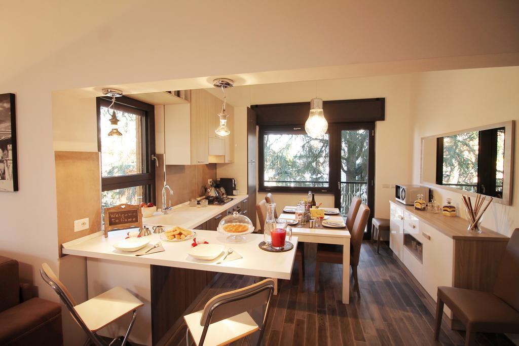 Eur Bright Spacious Terraced Apartment With Private Parking Only For Small Cars Rome Buitenkant foto