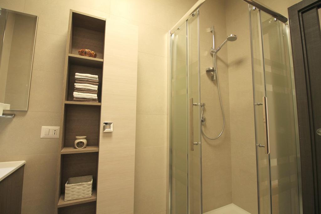 Eur Bright Spacious Terraced Apartment With Private Parking Only For Small Cars Rome Buitenkant foto